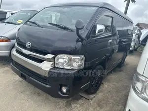 Toyota HiAce Bus 2015 Black