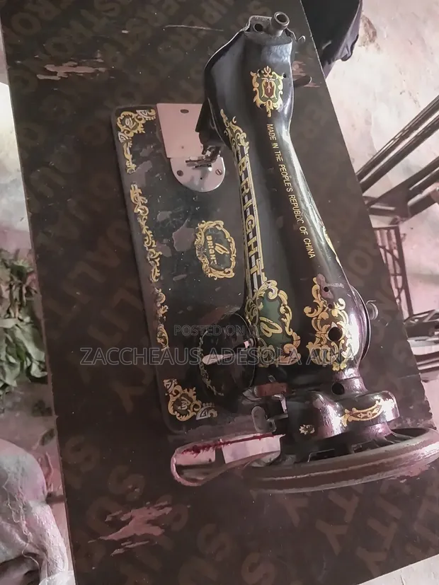 Industrial Sewing Machine - Used - 1