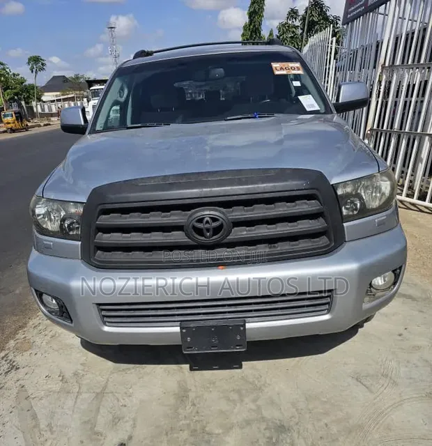 2008 Toyota Sequoia Silver - 1