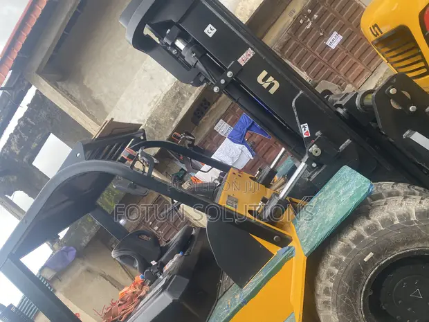 10 Ton Forklift - Brand New - 1