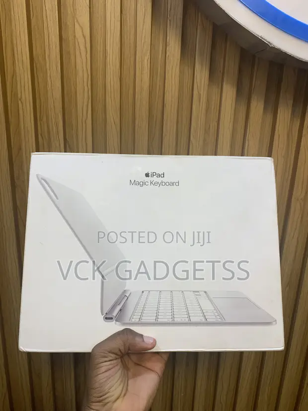 Apple Magic Keyboard 11-inch (M4) - 1