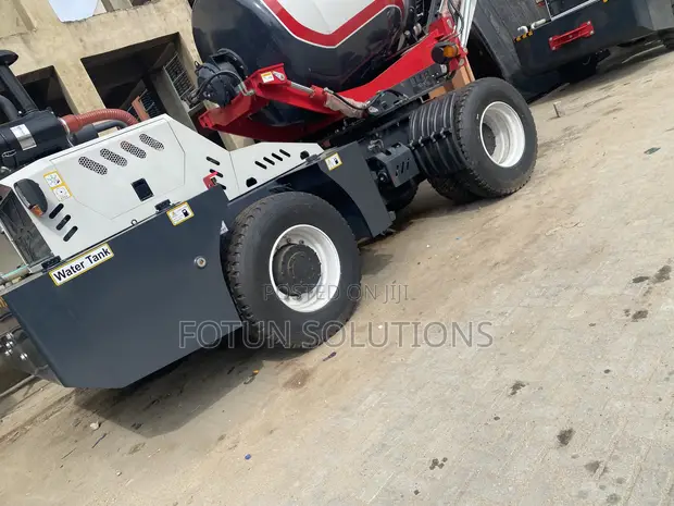 Brand New 4m³ Mobile Self-Loading Concrete Mixer - 1