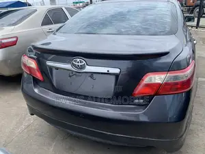 Toyota Camry SE Sedan ta 2009
