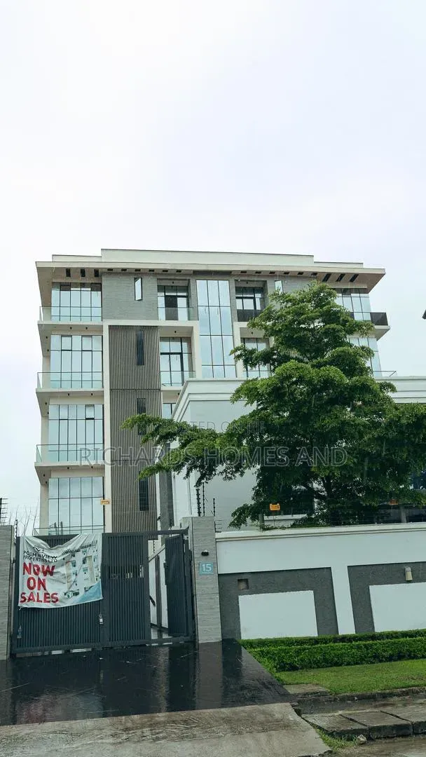 Sabon Ginin Apartment Mai Dakuna 3 Don Sawa a Lekki Phase 1 - 1