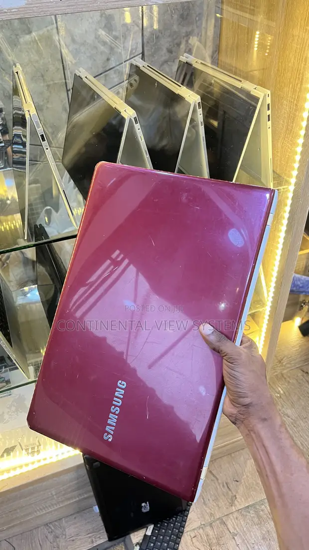 Samsung Ativ Laptop 4GB RAM, 160GB HDD, Intel Pentium - 1