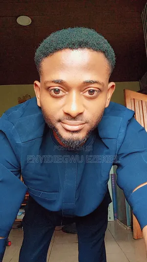 Mai Neman Aikin Dinki - Kwararren Mai Dinki