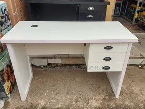 4ft Ofishin Tebur, Fari, Tsakiya Makulli