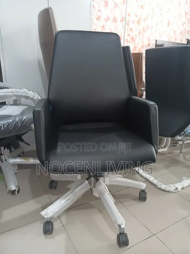 Boss Office Products Executive Low-Back Office Chair - 1