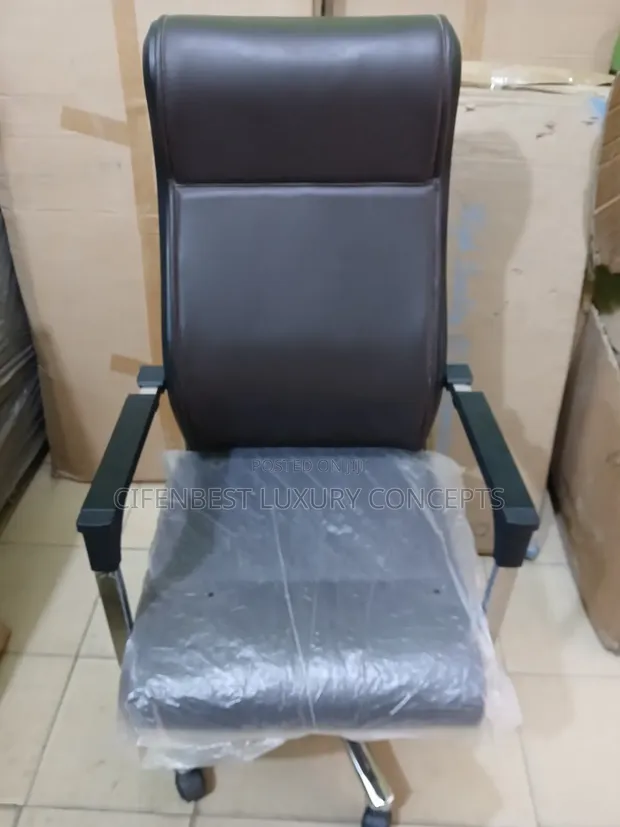 Executive Swivel Leather Office Chair - Brown - 1