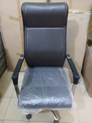 Executive Swivel Leather Office Chair - Brown