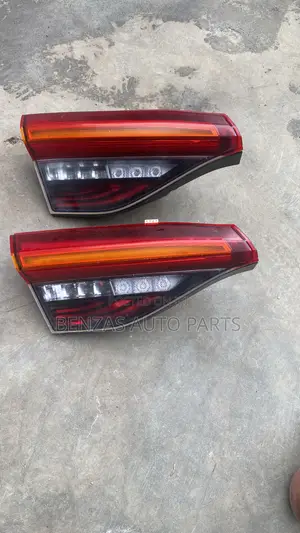 Toyota Avalon Booth Light Gyara (Amfani)