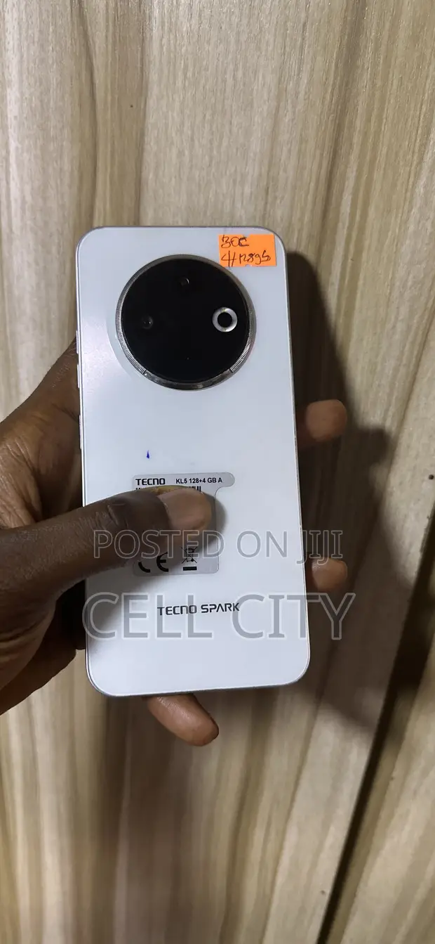 Tecno Spark 30C 128GB White - 1