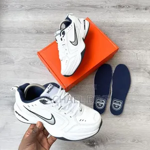 Nike Sneakers masu kyau - Sababbi