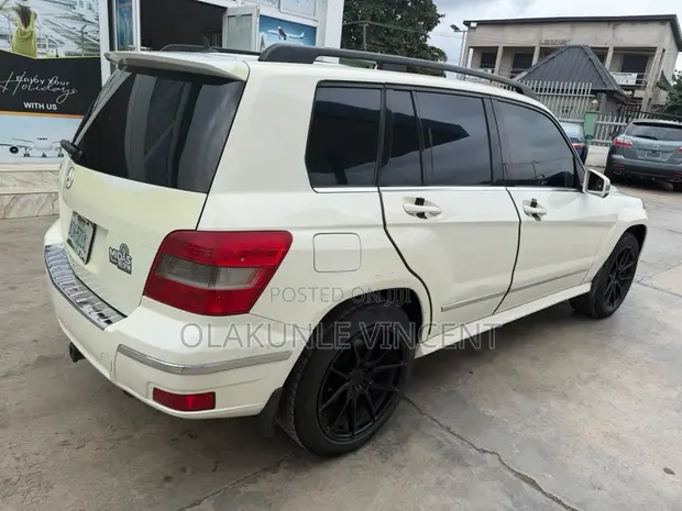 Mercedes-Benz GLK-Class 350 4MATIC 2011 White - 1