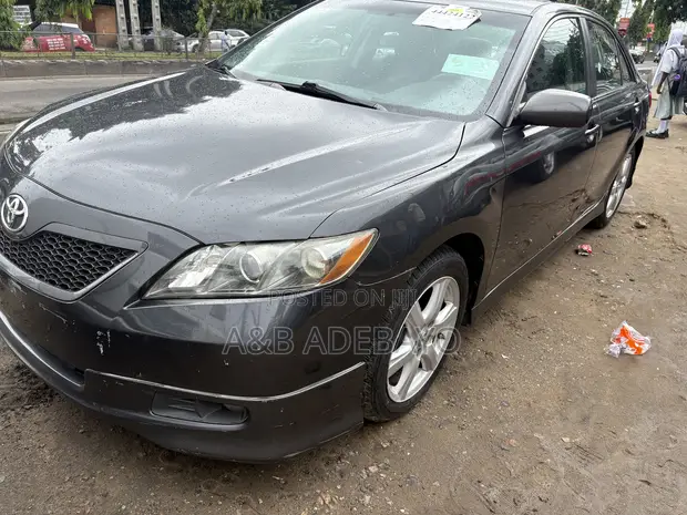 Toyota Camry 2008 Gray - 1