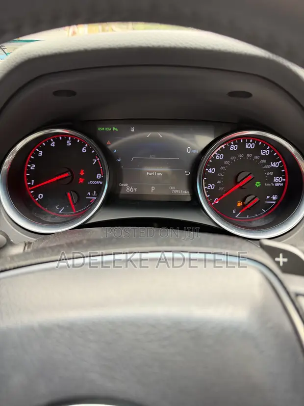 2018 Toyota Camry XSE FWD (2.5L) Gold - 1
