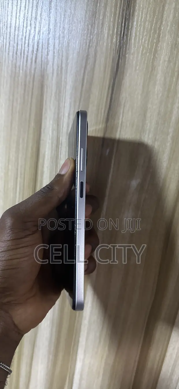 Infinix Hot 30 Play 128GB White - 1