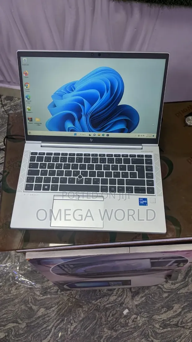 Laptop HP EliteBook 840 G8 - 8GB RAM, 256GB SSD - 1