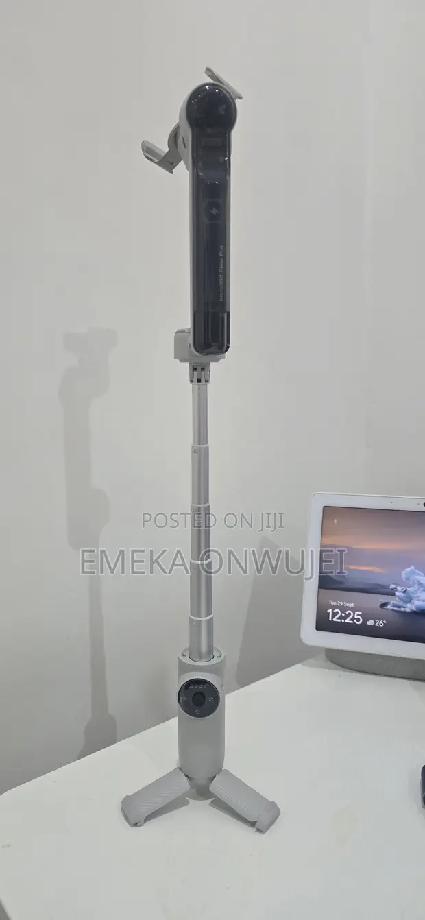 Insta360 Flow Pro AI Gimbal (Like New) - 1