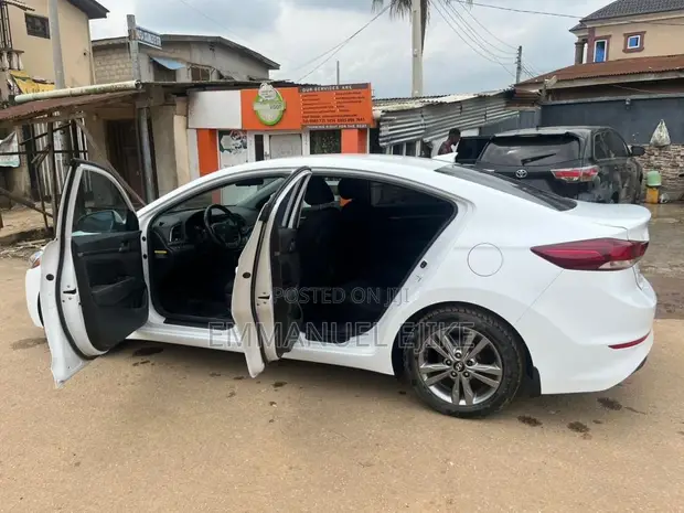 Hyundai Elantra ECO 2018 White - 1