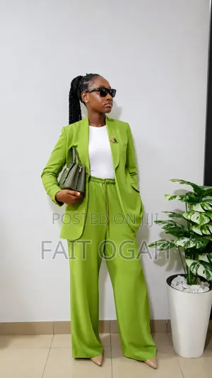 Women's Two-Piece Suit - Elastic Trousers