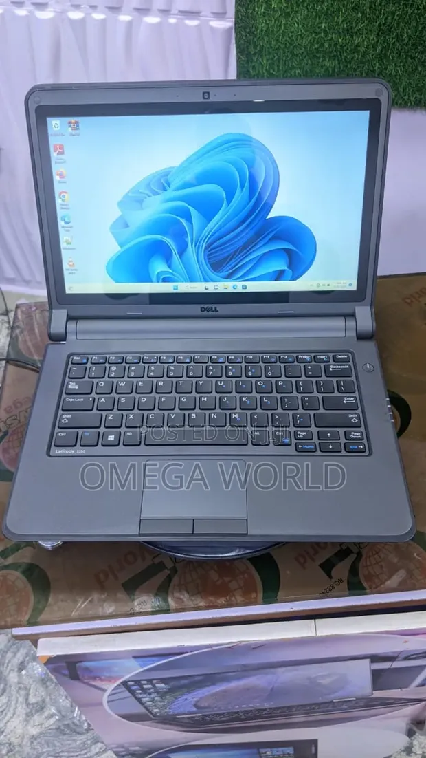 Dell Latitude 3350 Laptop - Intel Core i3, 8GB RAM, 128GB SSD - 1