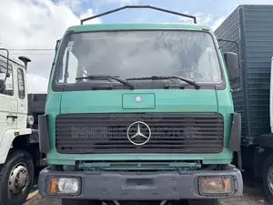 Mercedes-Benz 1622 10-Tyre Open Body Truck