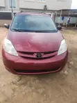 Toyota Sienna LE 2009 Red - 1