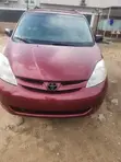 Toyota Sienna LE 2009 Red - 4
