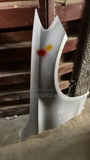 Fender na Mercedes-Benz C43 W205 (2018-2023)