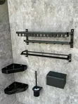 Kayan Wankan Matte Black 6-Piece da ake Ratayawa a Ganuwa - 2