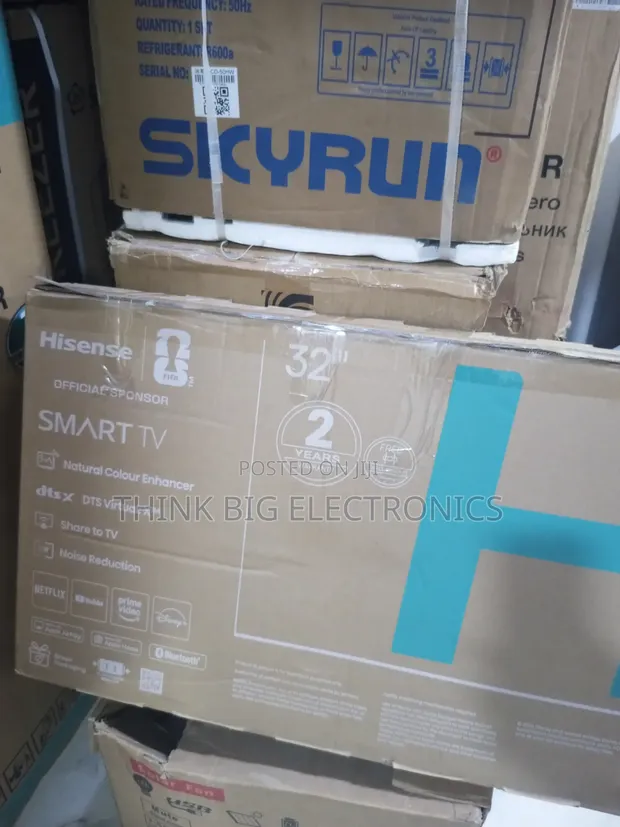 Hisense 32-Inch Smart LED TV - 1