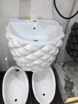 Brand New Round Wall Hung Ceramic Wash Basin