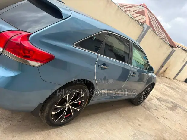Toyota Venza 2012 Blue - 1