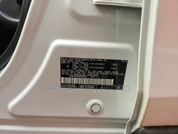 Toyota RAV4 LE AWD (2.5L 4cyl) 2017 Fari - 1