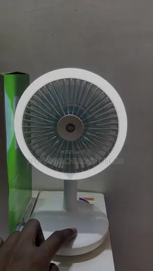Duration Power Rechargeable Table Fan mai Haske