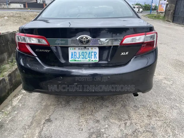 Toyota Camry XLE Sedan 2013 - 1