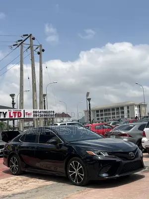Toyota Camry SE 2019 Black