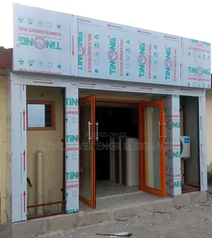 Cikakken Sabis na Cladding da Signage