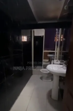 1 Bedroom Shared Apartment in Chevyview Estate, Chevron for Rent