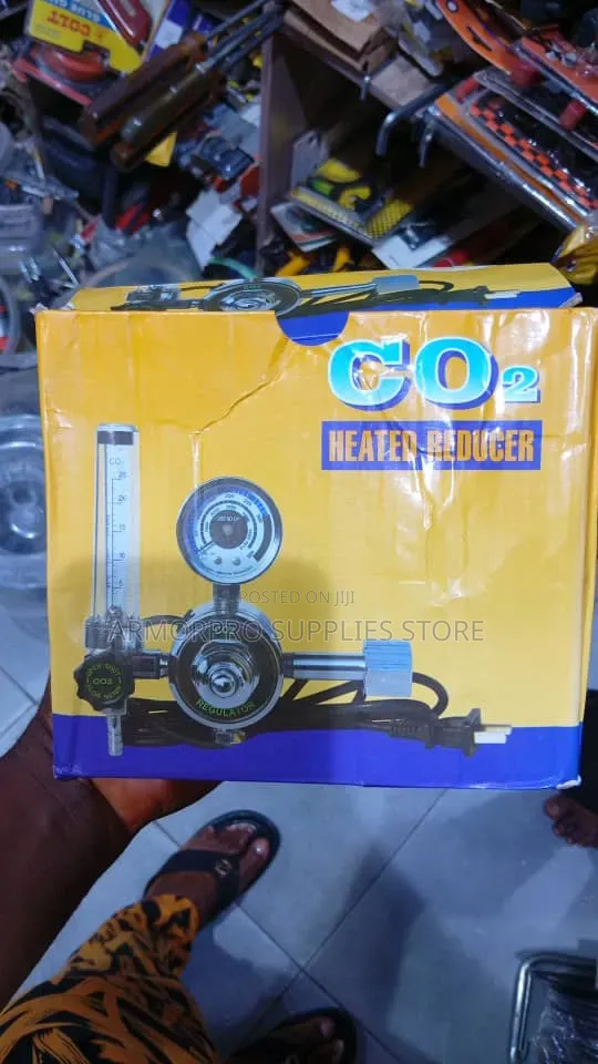 CO2 Heated Gas Pressure Regulator with Flowmeter - 1