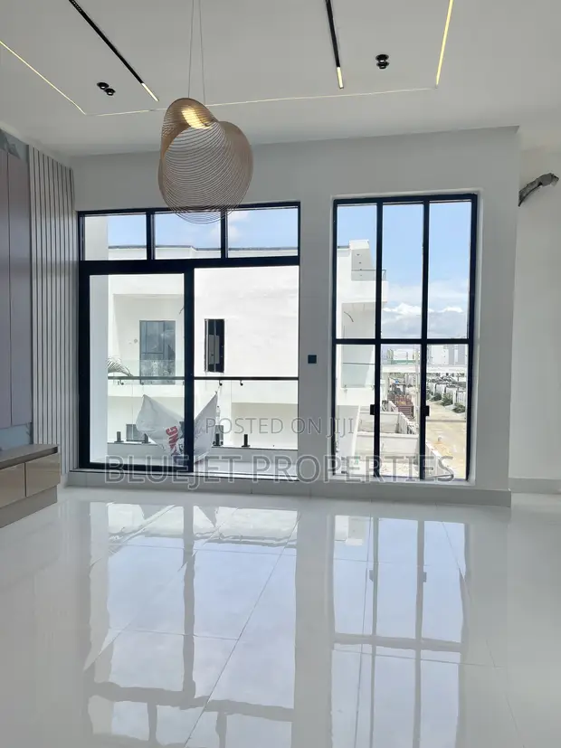 Sabon Gida Mai Dakuna 4 a Ajah, Lekki Don Siyarwa - 1