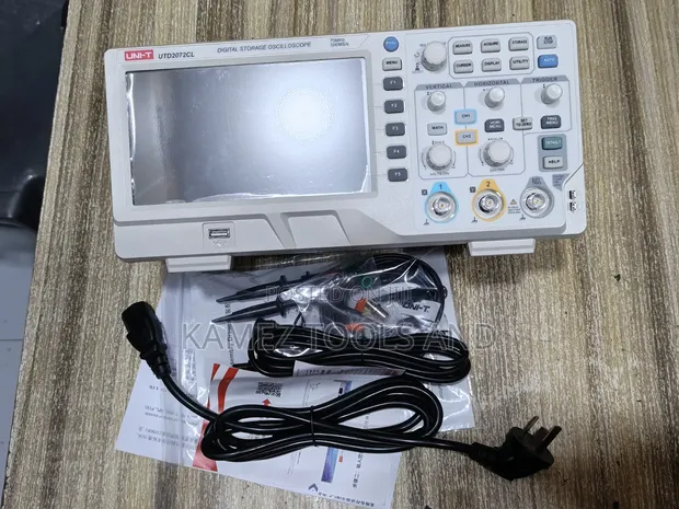 Uni-T UTD2072CL 70MHz Digital Storage Oscilloscope - 1