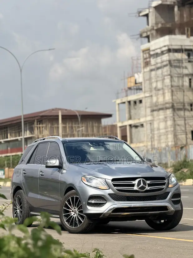 Mercedes-Benz GLE-Class 2016 Silver - 1