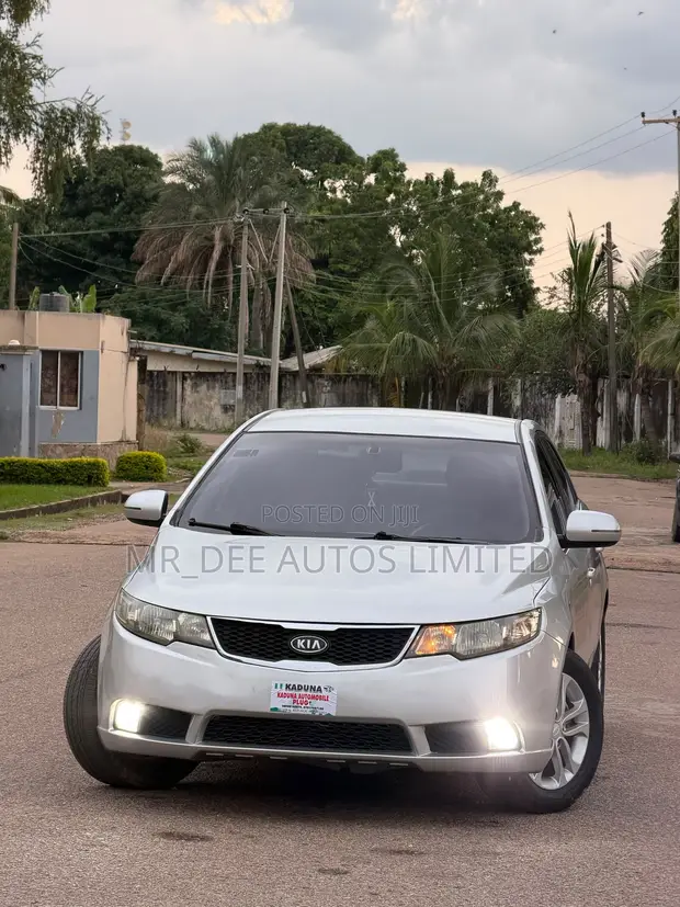 2012 Kia Cerato Silver - 1