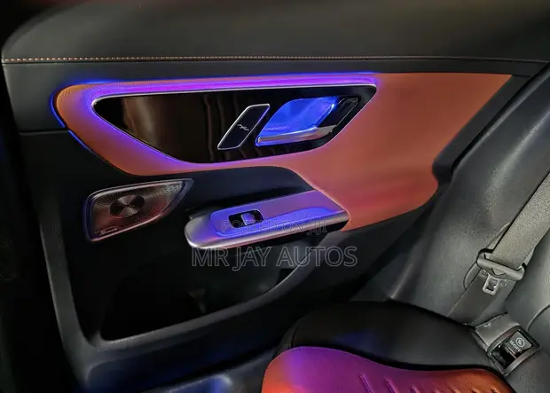 2024 Mercedes-Benz GLC300 - Baƙi - 1