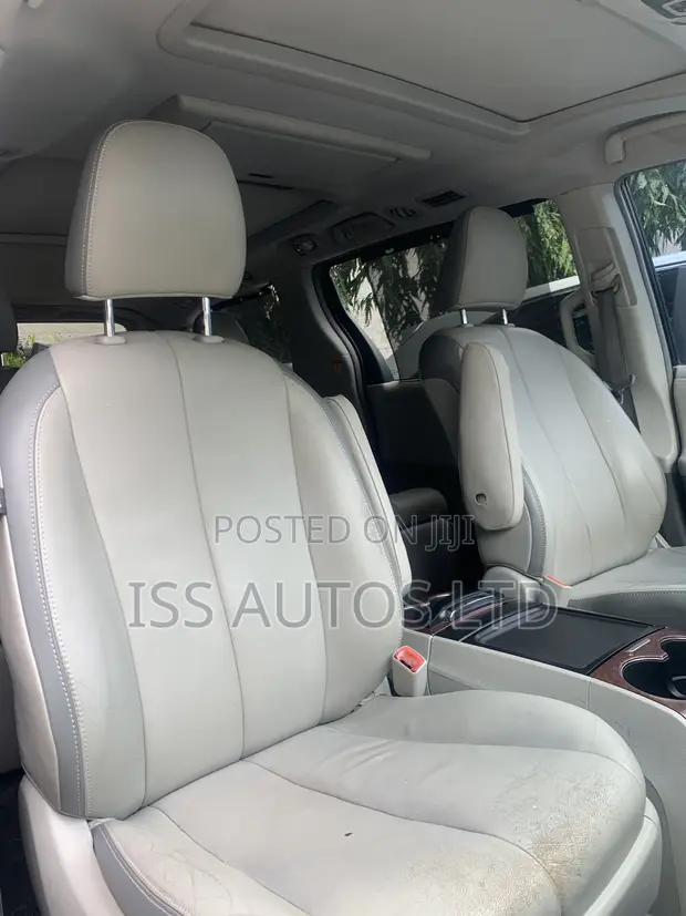 Toyota Sienna Limited FWD 7-Passenger Minivan na 2013 - 1