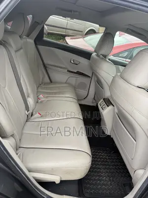 Toyota Venza XLE 2011 Grey