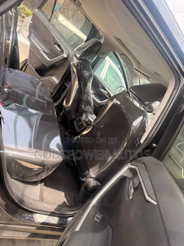 2022 Toyota RAV4 XLE Black - 1