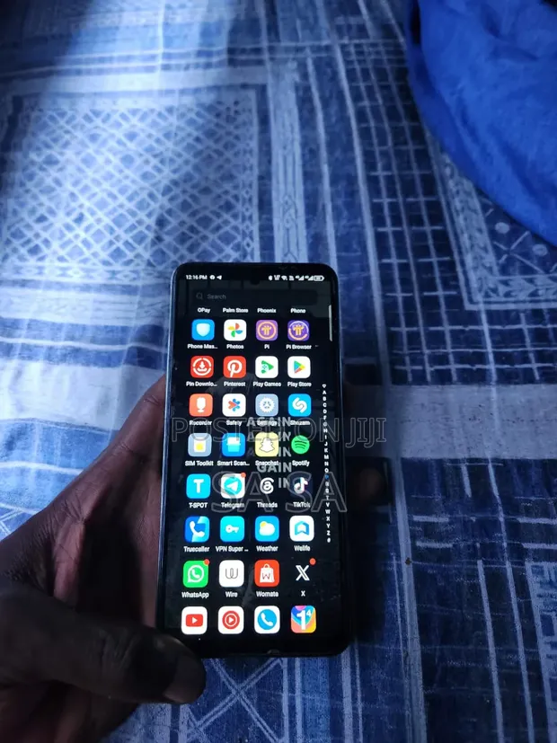 Tecno Spark 20 Pro 256GB Yellow - 1